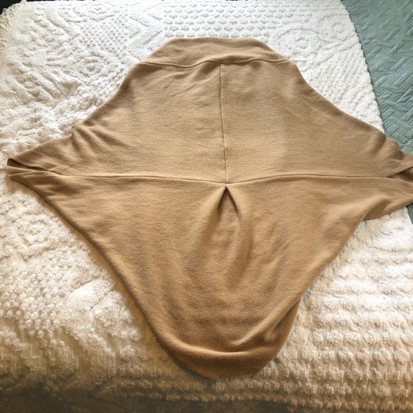 Marvelush for layers by Lizden, M/L, tan cardigan - Picture 6 of 9